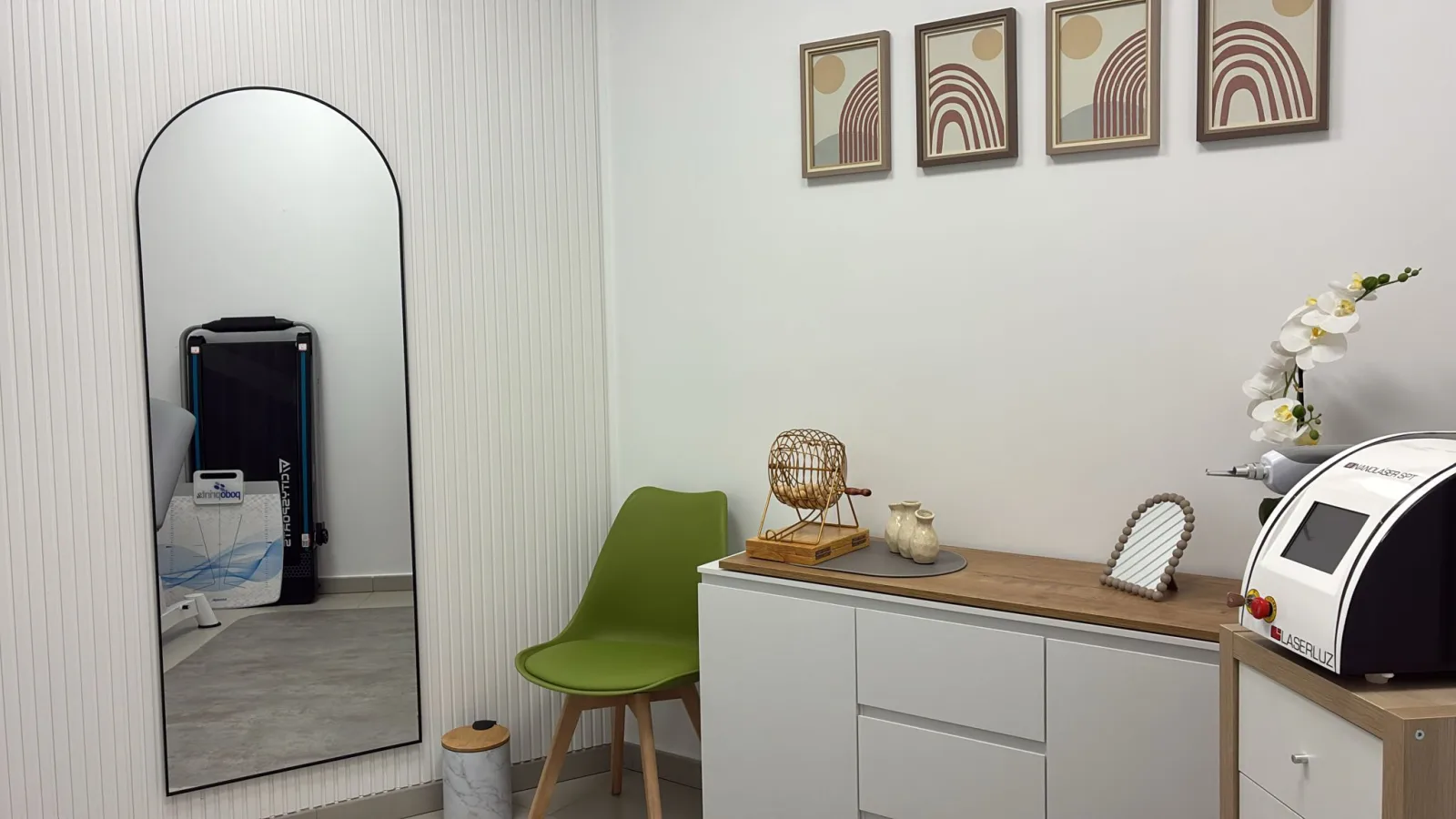 Sala de Fisioterapia y Biomecánica en Clínica Piedad Bleda La Flota
